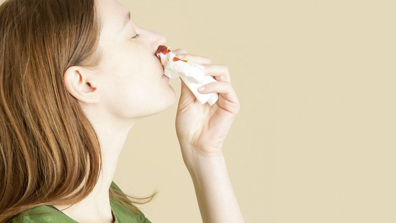 trabajo duro emoción Cuatro Hemorragia nasal: causas y tratamiento