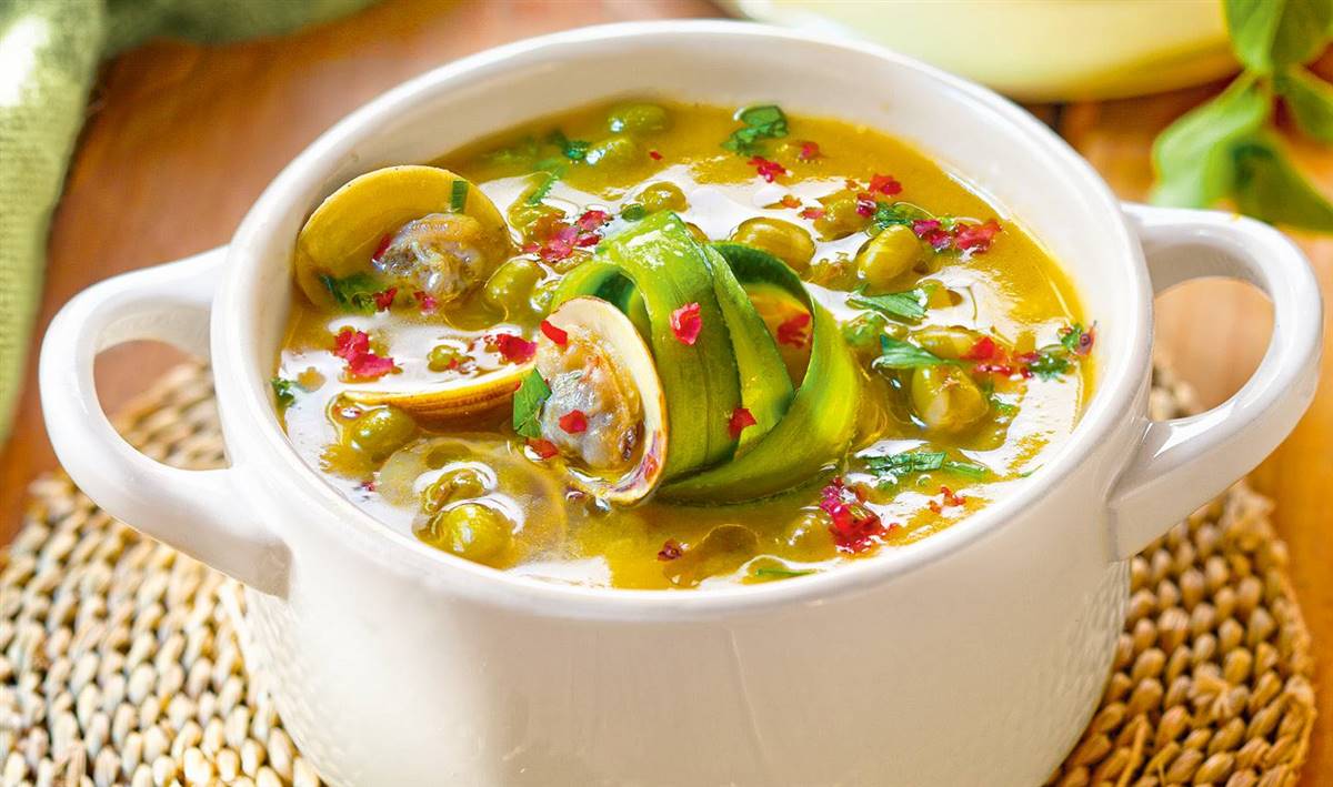 Guiso de soja verde con almejas