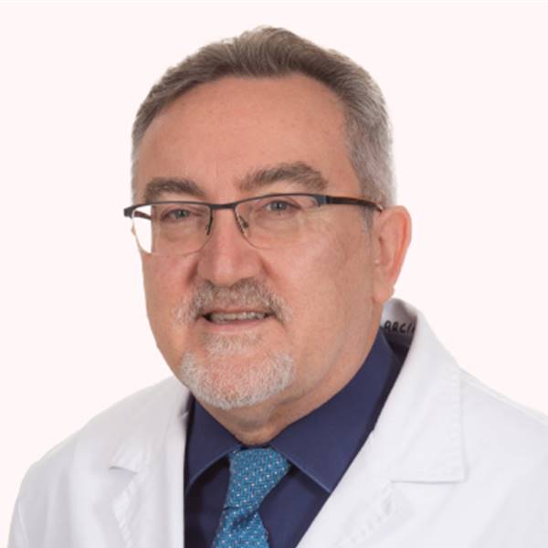 Dr. Ferran García