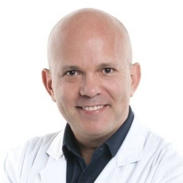 Dr. Gonzalo Mora