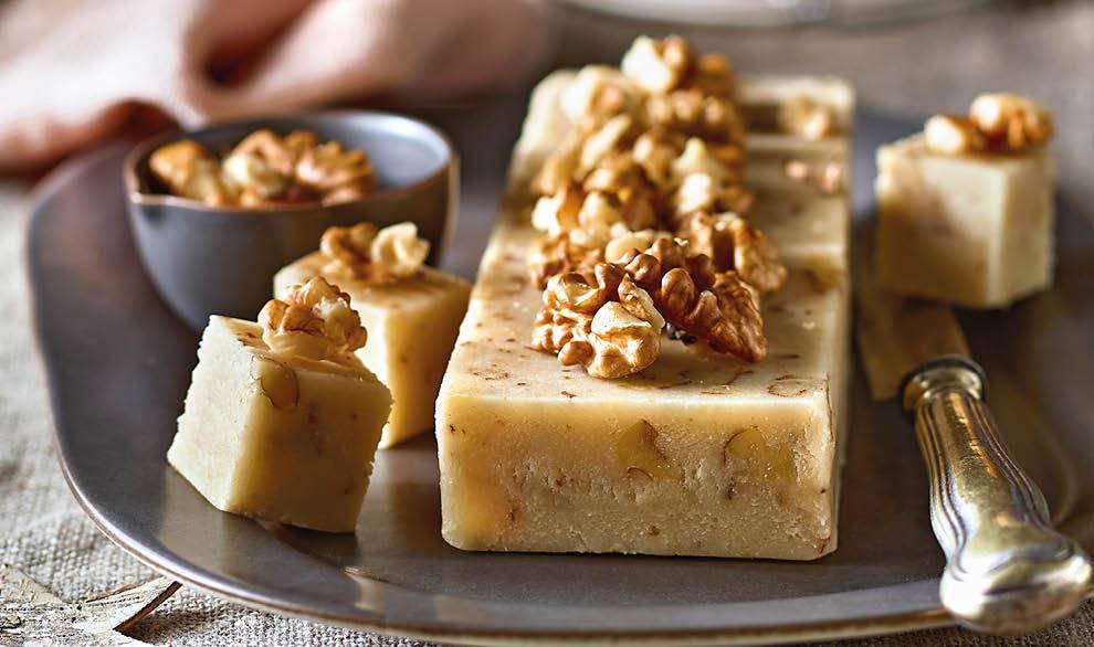Turrón de nata y nueces