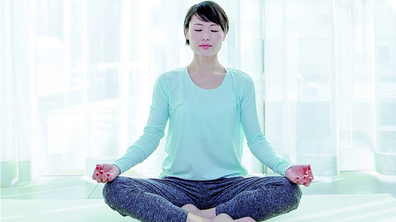 Las posturas de yoga que te activan por la mañana