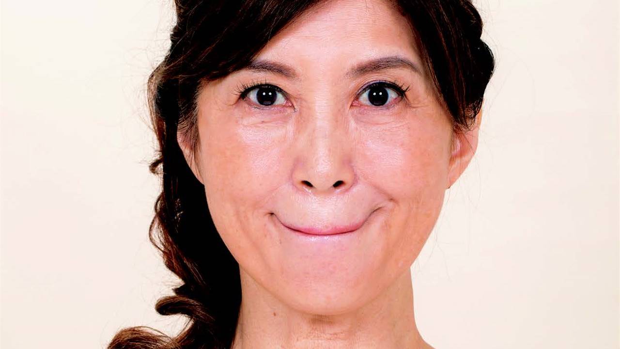 Quítate años de encima practicando yoga facial