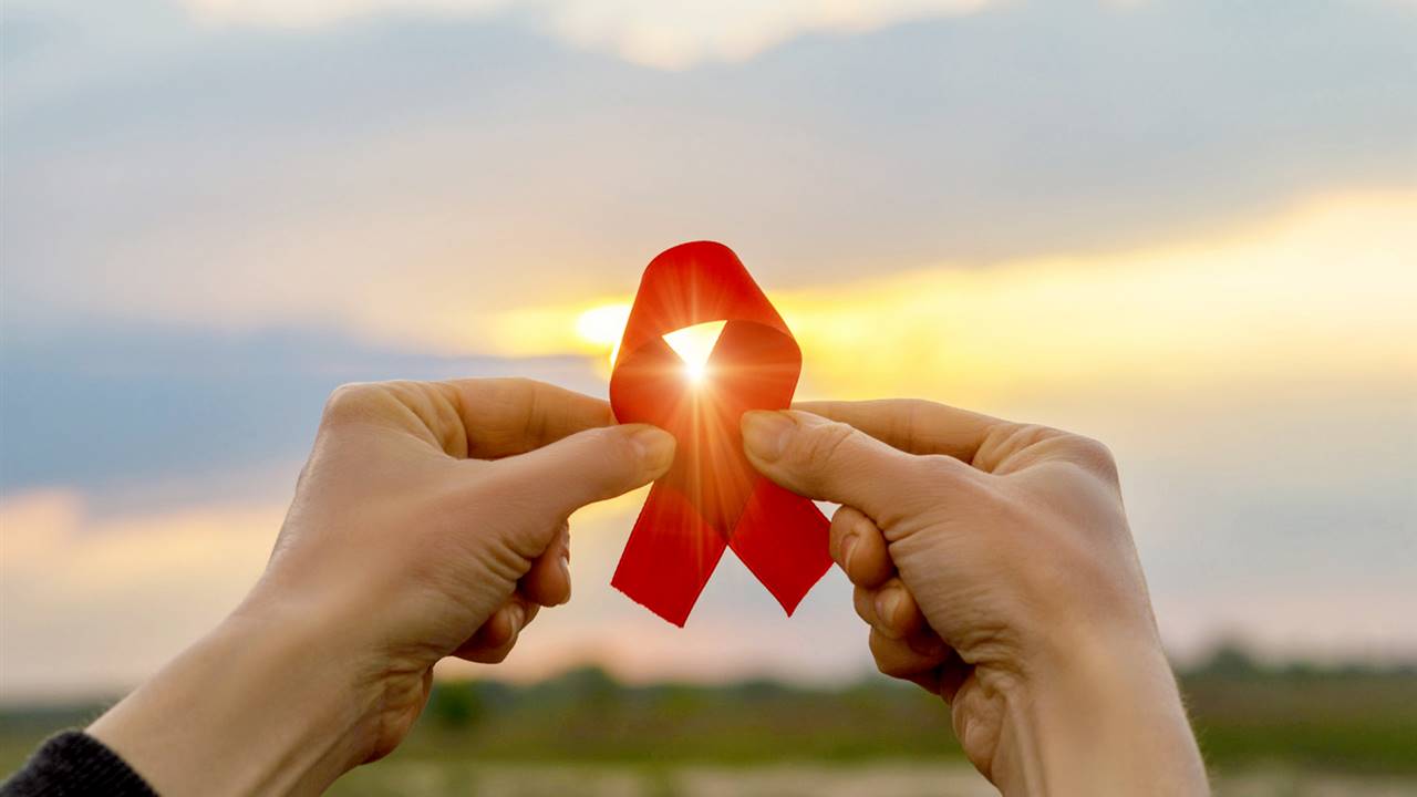 40 años de VIH: cómo es vivir hoy en día con el sida