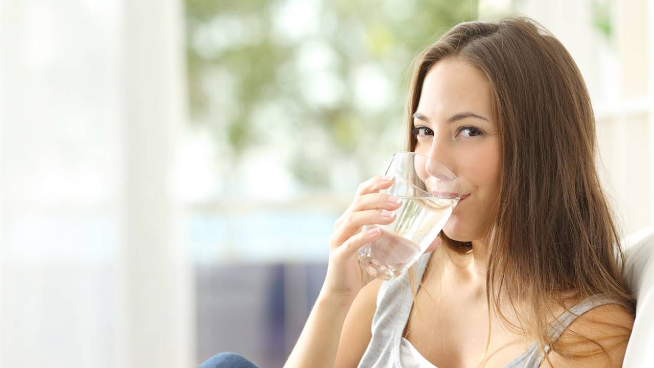 Beber 2 litros de agua al día previene la insuficiencia cardíaca