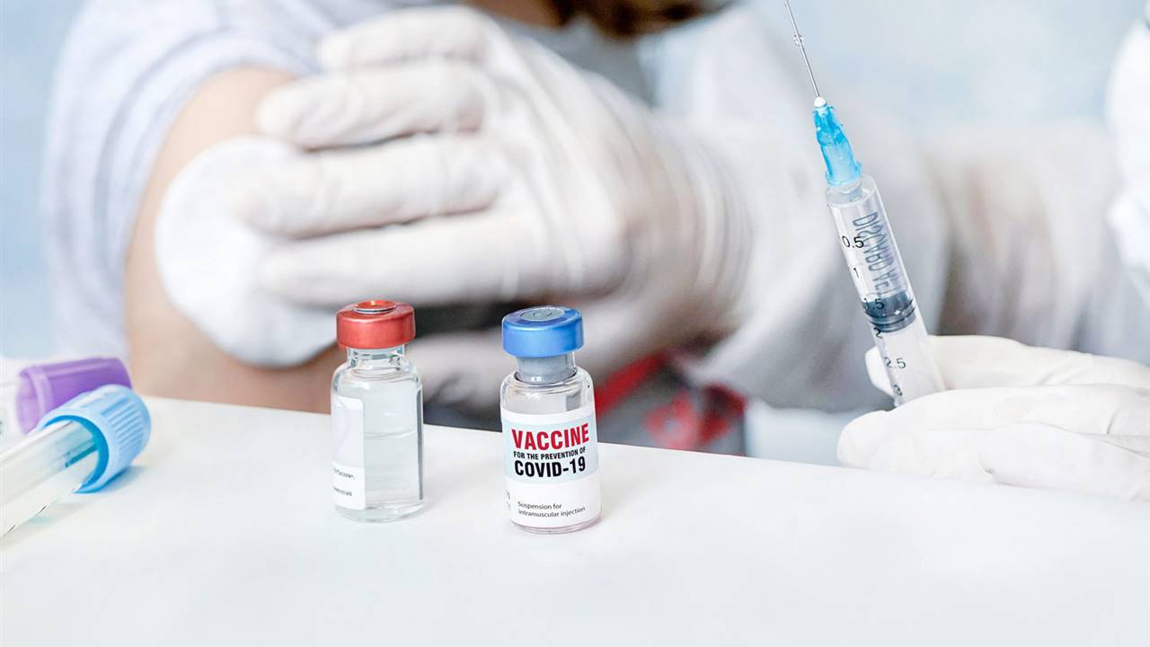 Combinar vacunas provoca más efectos secundarios leves