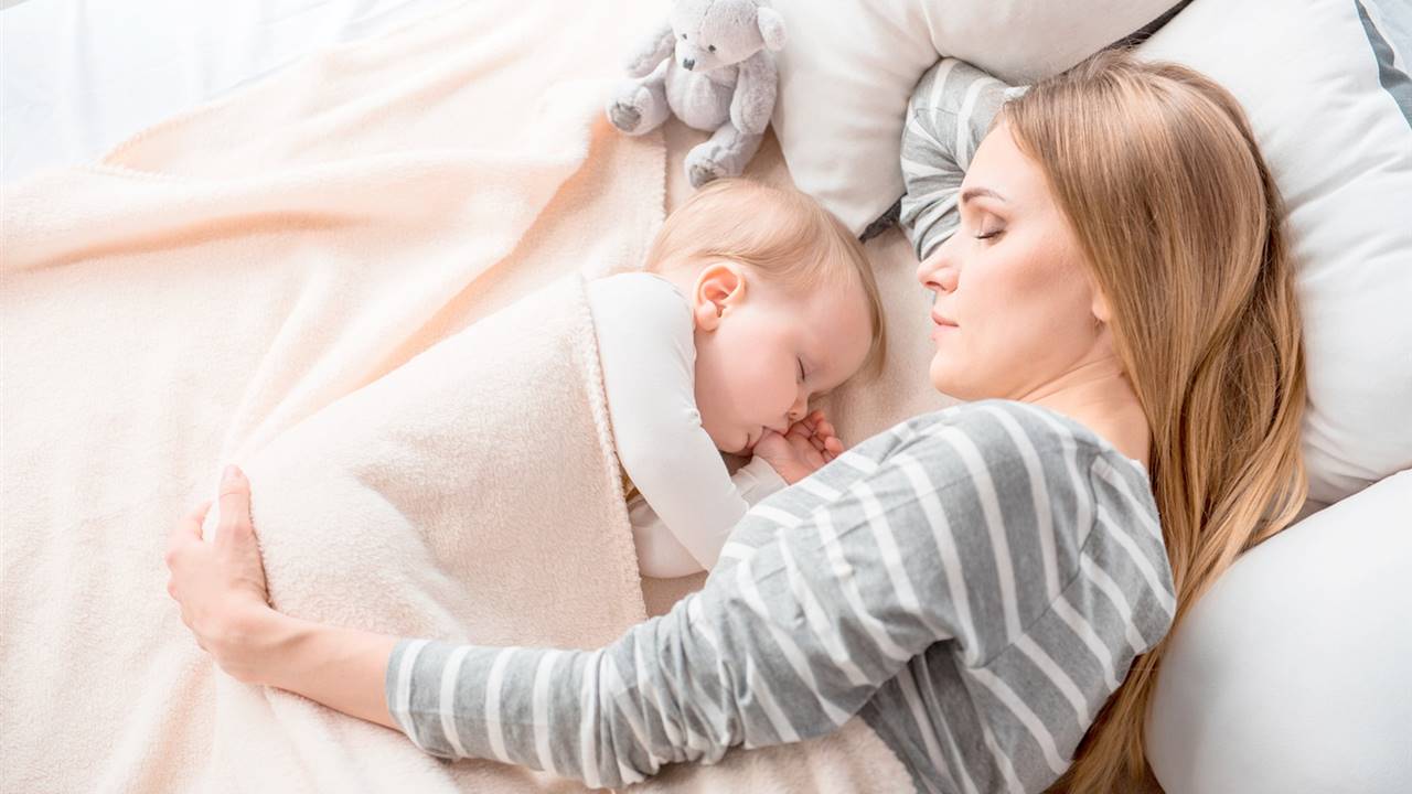 ¿Dónde es mejor que duerma mi hijo?