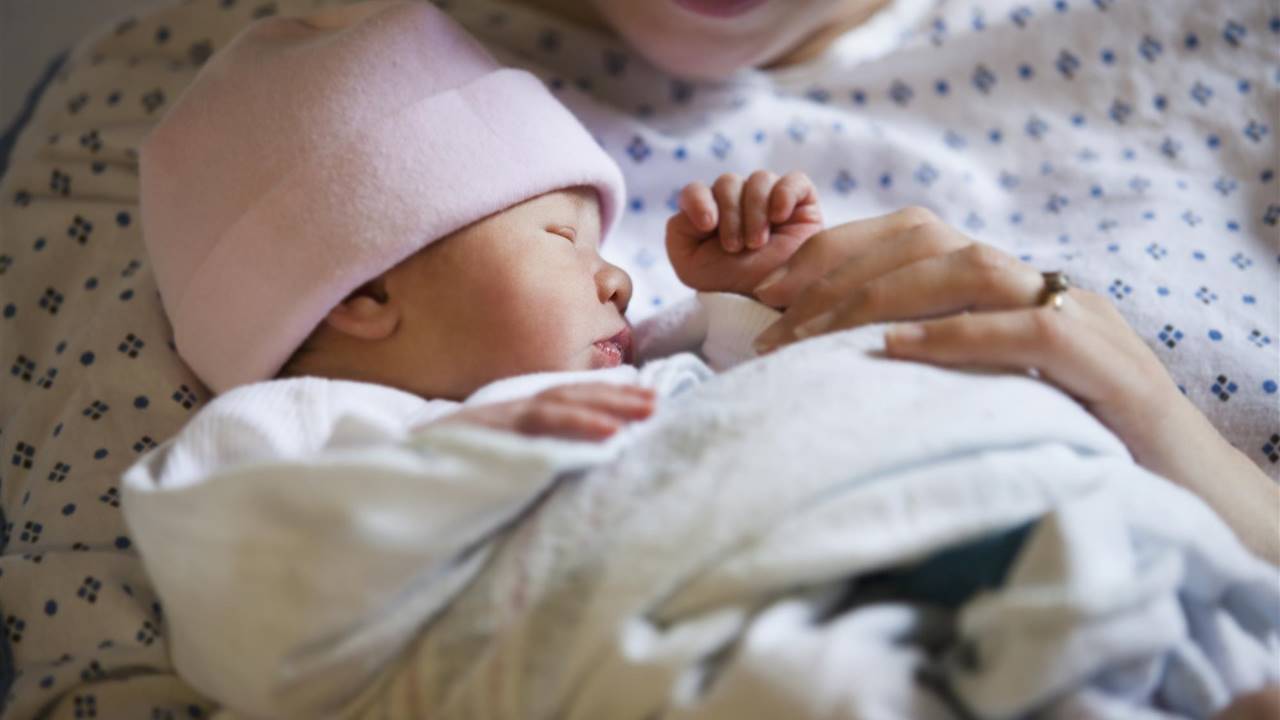 Cómo debe ser el cuidado del cordón umbilical en los bebés