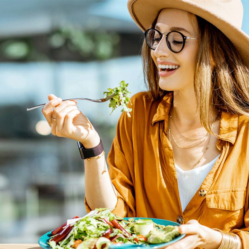 La dieta vegana ayuda a perder más peso y bajar el colesterol que la mediterránea