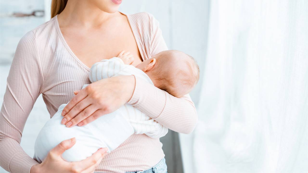 La lactancia materna, incluso unos días, reduce la hipertensión en los niños