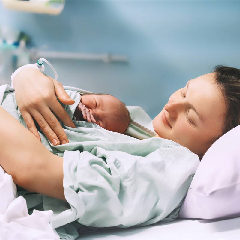 Las bacterias beneficiosas del parto pueden restaurarse a los bebés de cesárea