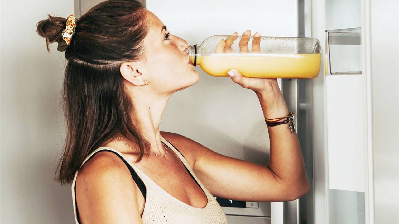 Las bebidas azucaradas y zumos aumentan riesgo de cáncer