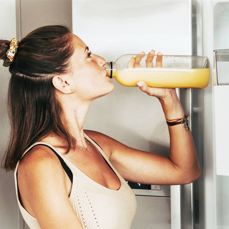 Las bebidas azucaradas y zumos aumentan riesgo de cáncer