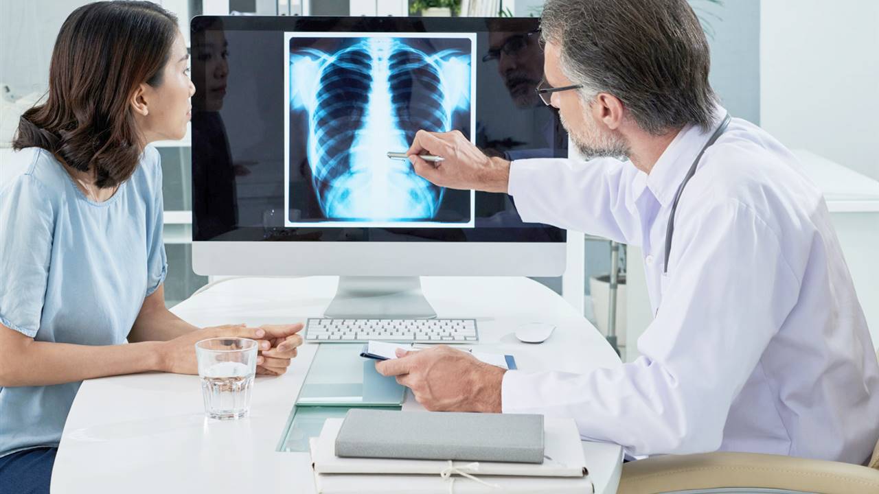 Menos de la mitad de los españoles conoce qué es la fibrosis pulmonar