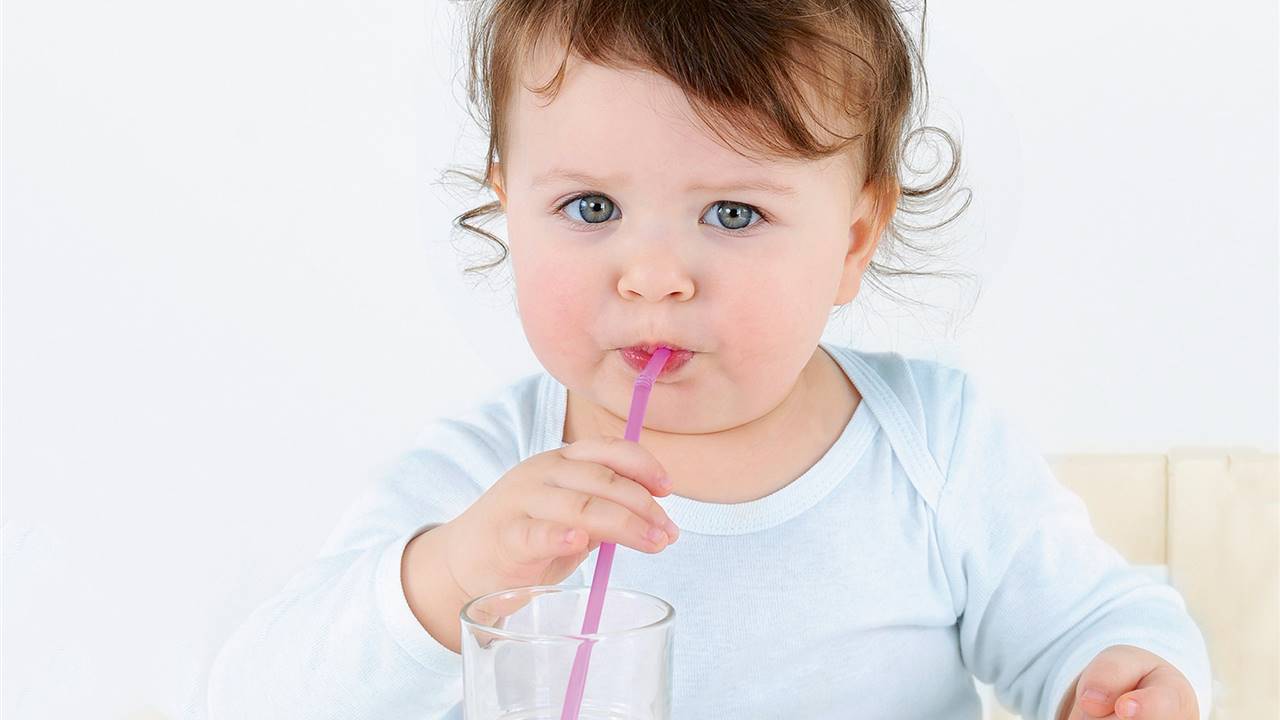 La mejor forma de mantener al bebé bien hidratado