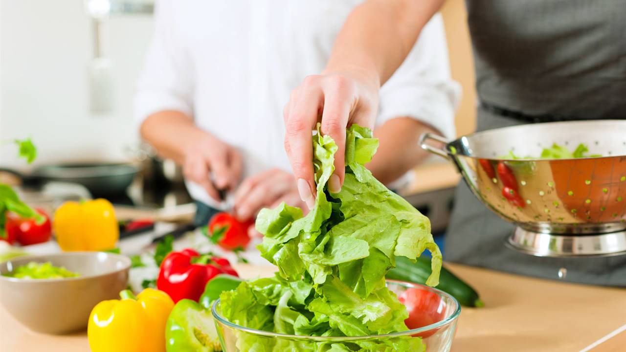 Qué papel tiene la dieta en el avance de un tumor