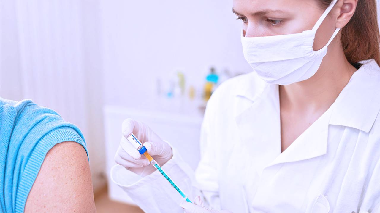 Sanidad teme que los vacunados se contagien antes de ser inmunes
