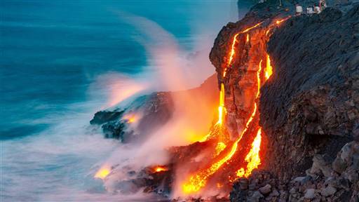 ¿Son tóxicos los gases que desprende la lava del volcán al llegar al mar?