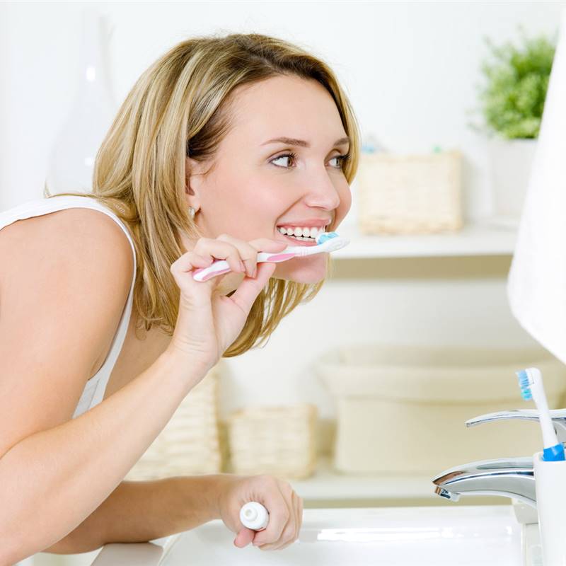 Una correcta higiene bucal ayuda a evitar neumonías