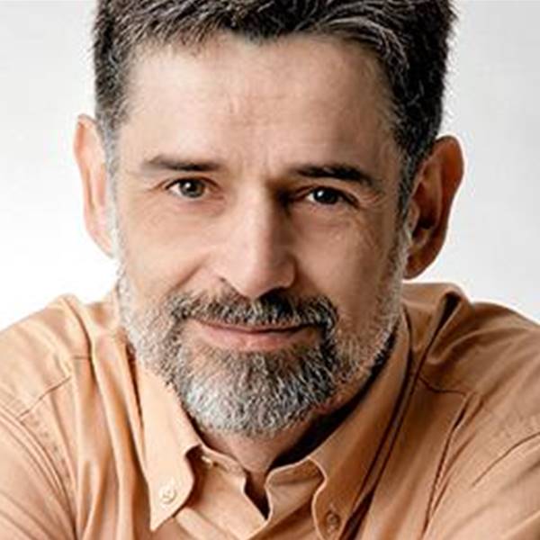 Dr. Carlos González