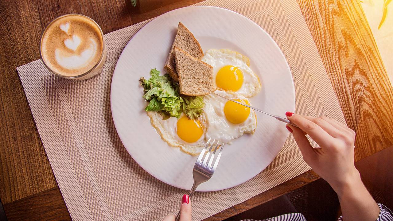 Comer huevos aleja el riesgo de demencia