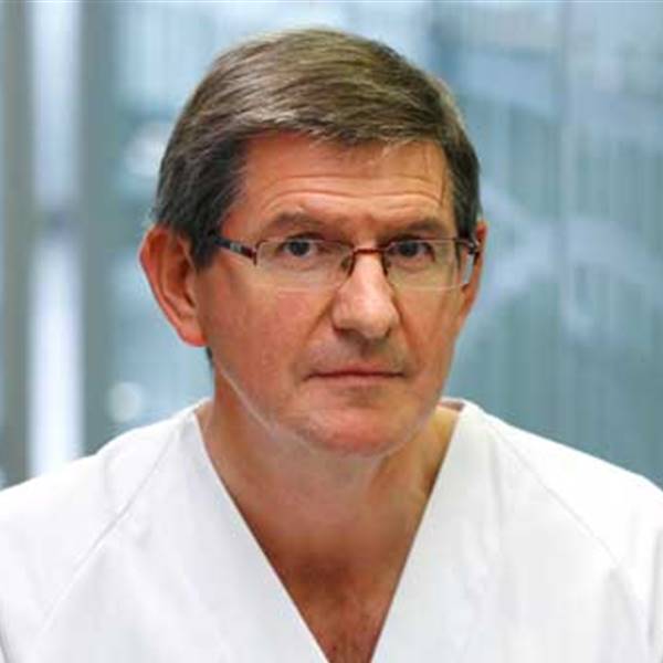 Dr. Luis Bujanda