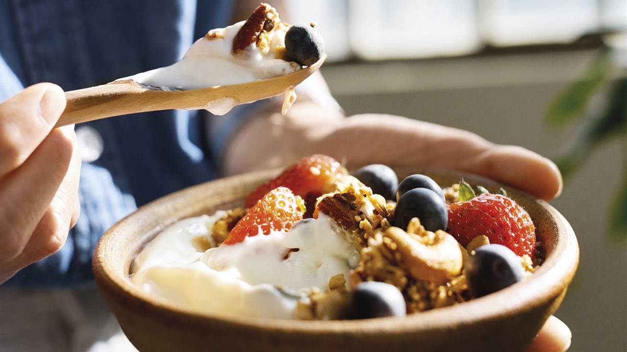 Qué alimentos es mejor comer tras una fractura