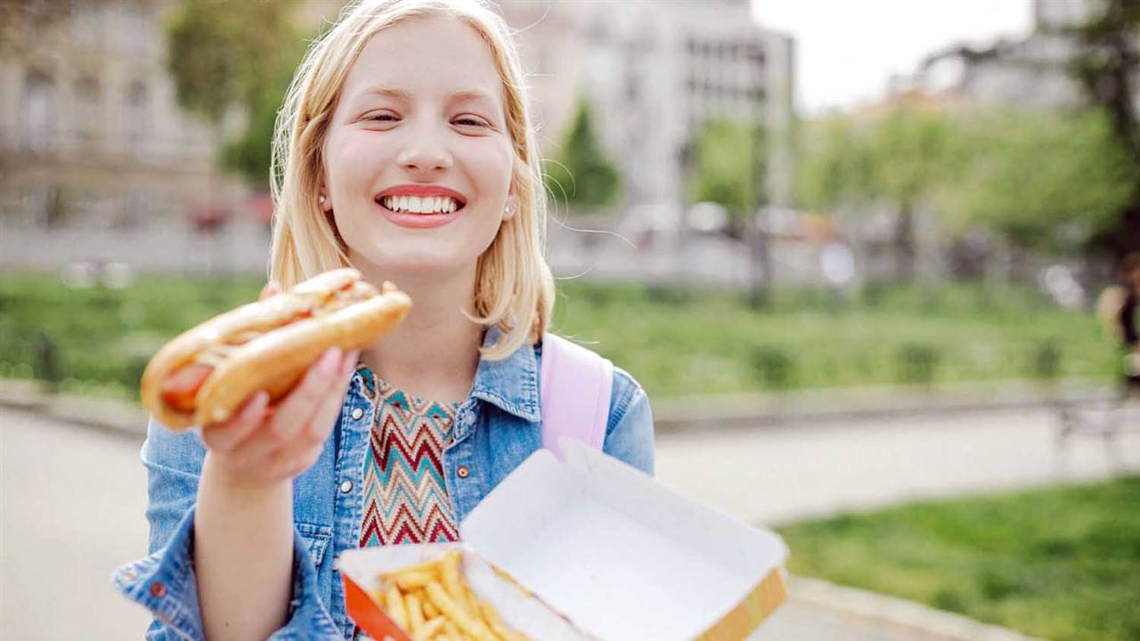 Más riesgo de obesidad en adolescentes que comen ultraprocesados