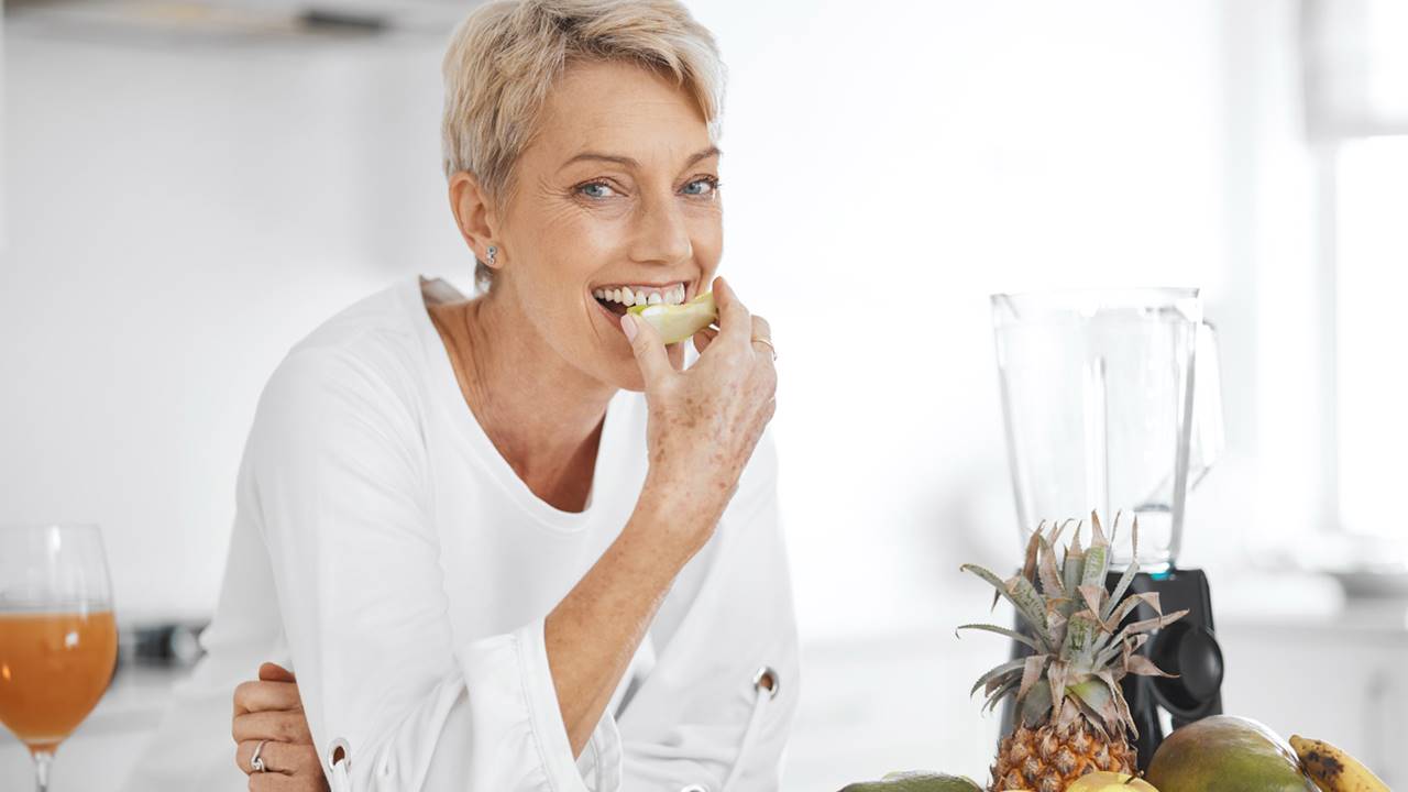 20 alimentos que alivian los sofocos en la menopausia