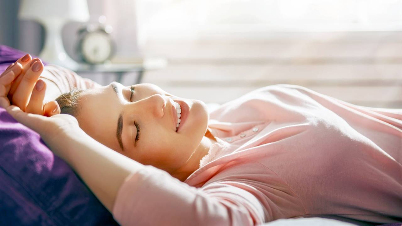 Beneficios e inconvenientes de las diferentes posturas para dormir