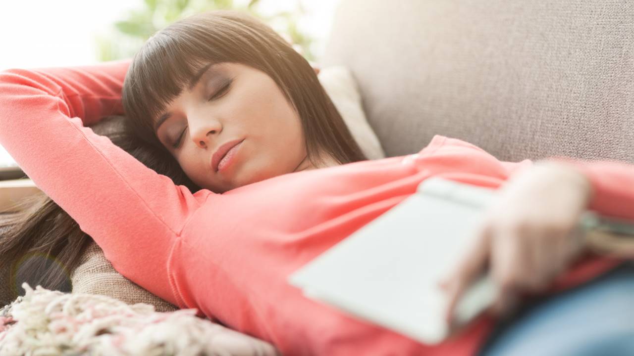 ¿Dormir la siesta puede hacer que suba la tensión arterial?