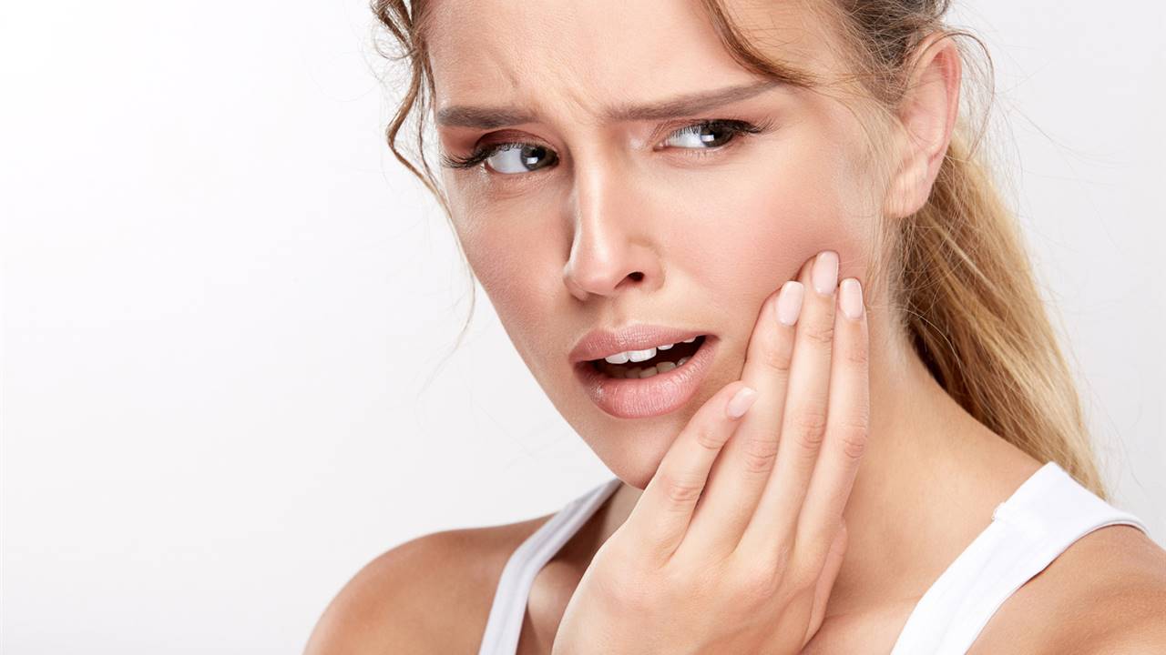¿Qué puede hacer que se nos desencaje la mandíbula?