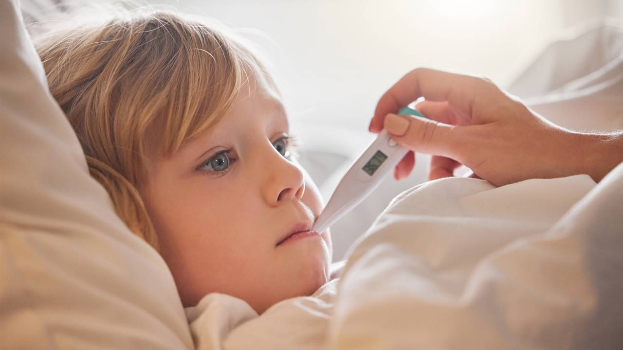 Cómo prevenir y tratar la gripe en los niños
