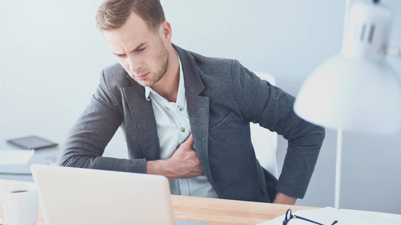 ¿Cuál es la causa de infartos en personas jóvenes?