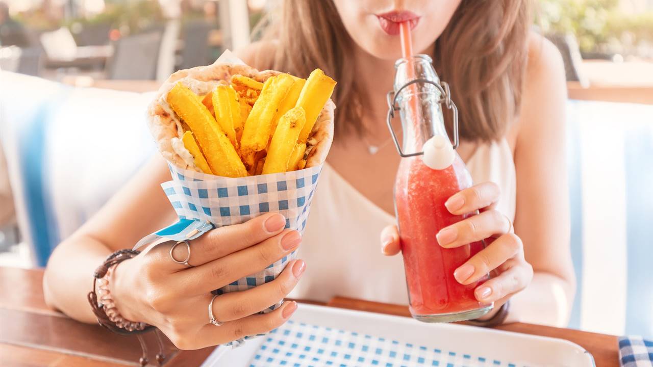 La Universidad de Harvard alerta de los cinco alimentos que inflaman tu cuerpo