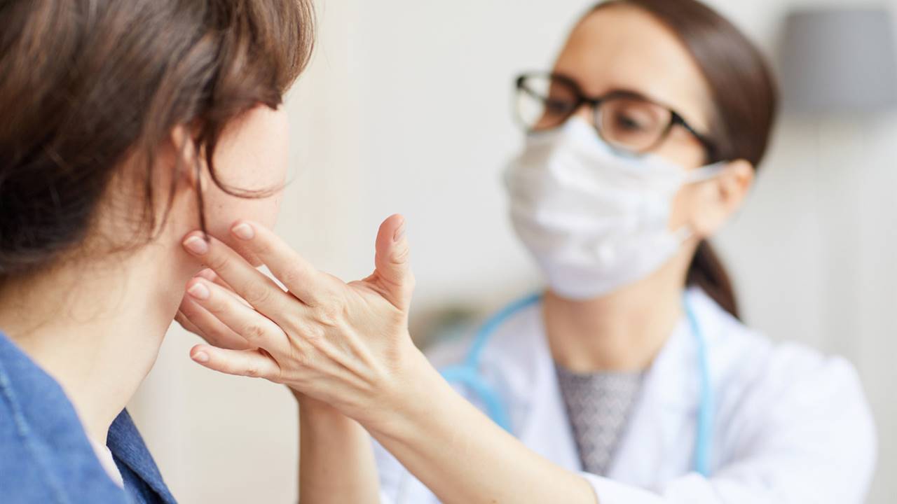 ¿Qué es la adenopatía?, el efecto leve que puede provocar la vacuna de gripe y covid