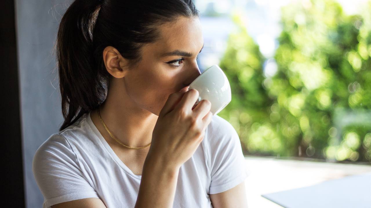 ¿Es malo tomar el café en ayunas por la mañana?