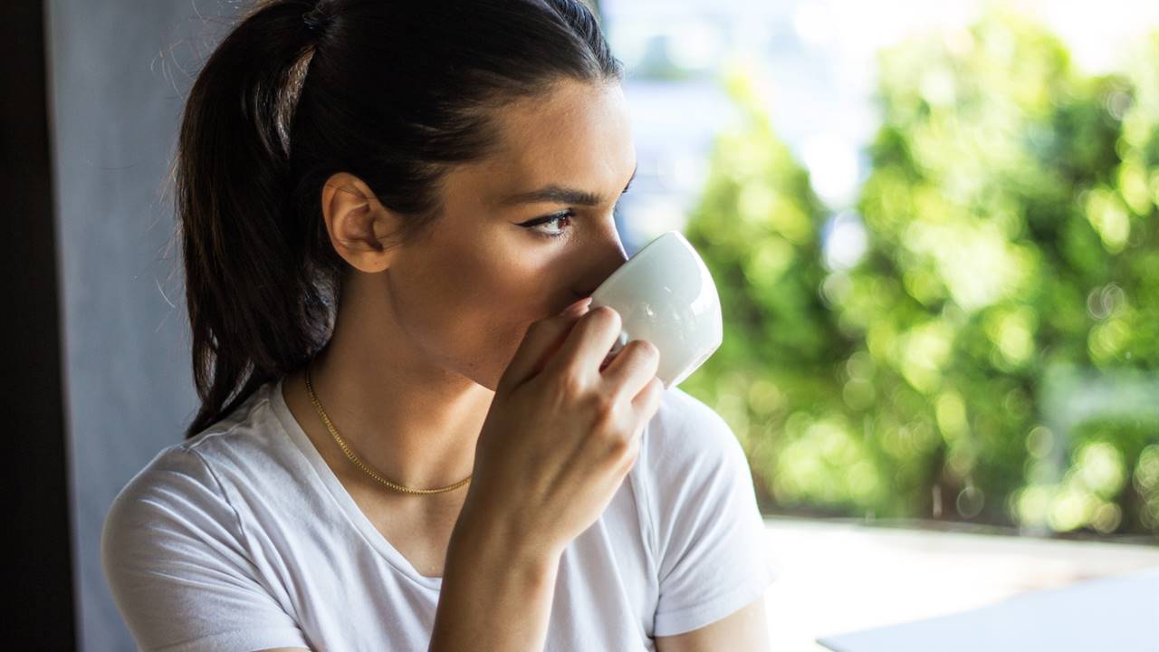 ¿Es perjudicial tomar el café con el estómago vacío?