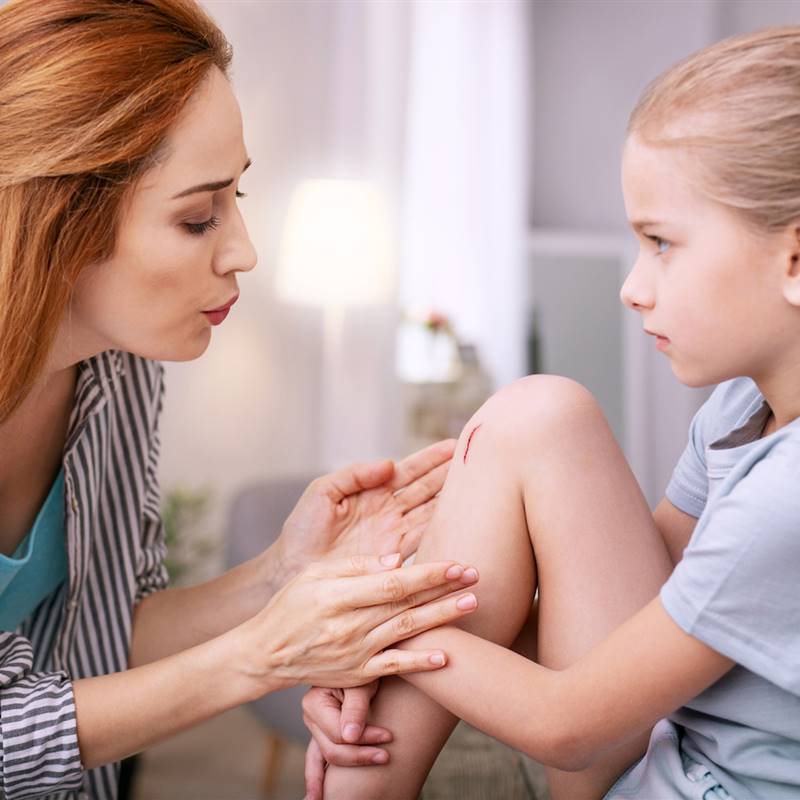Cómo curar las heridas en niños y qué hacer si se dan un golpe