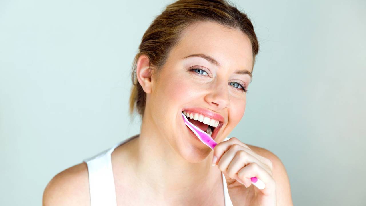 Qué puedes hacer (y qué debes evitar) para tener una boca y unos dientes sanos