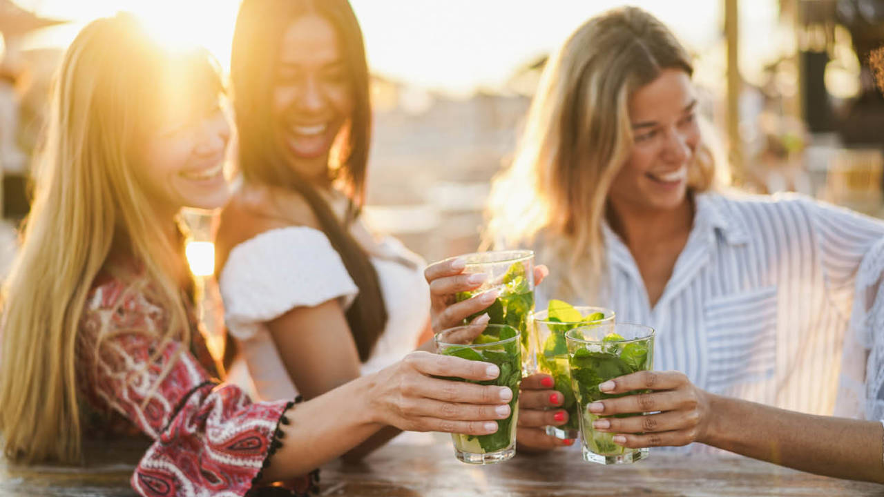 6 recetas de cócteles sin alcohol fáciles de hacer para disfrutar y brindar