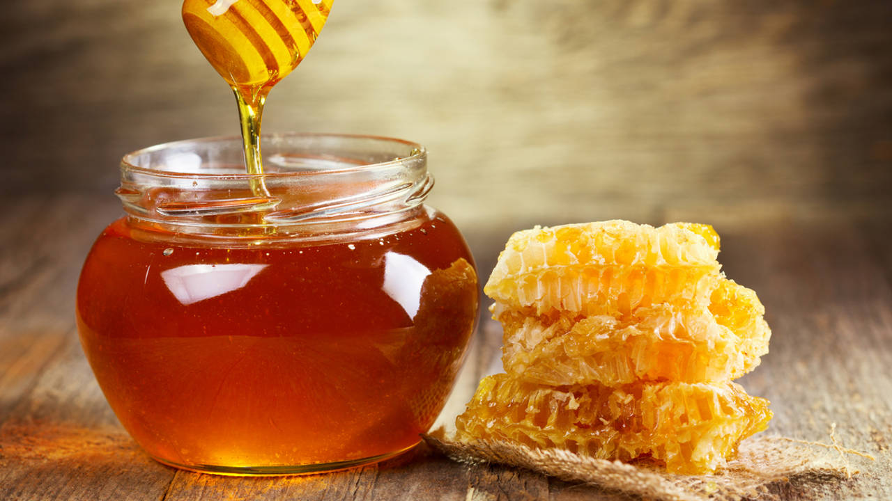 ¿Qué pasa si comes dos cucharadas de miel cada día? 