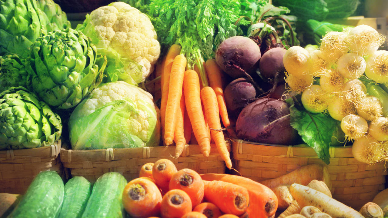 La verdura barata que tienes que añadir a tus ensaladas porque reduce la grasa de las arterias