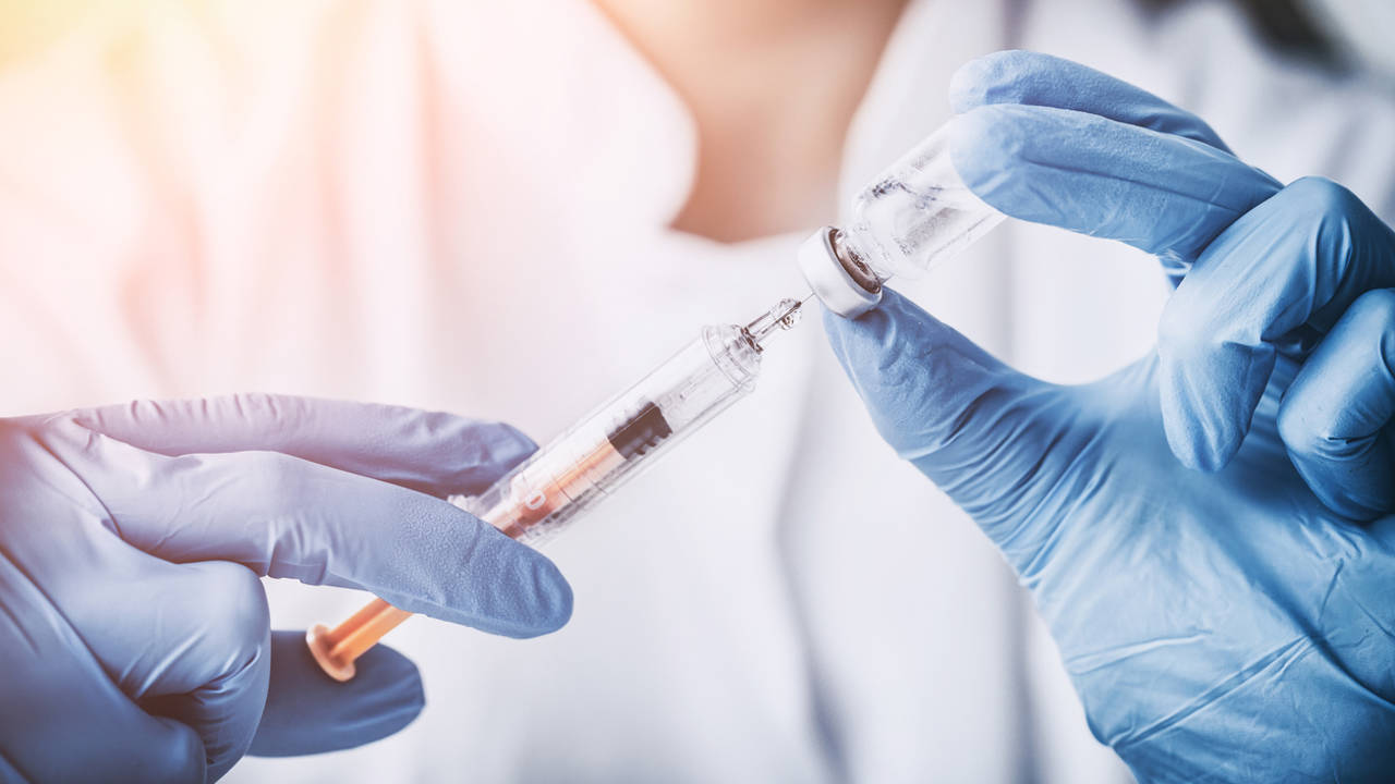 La vacuna contra el colesterol llega a España: bastan dos pinchazos al año para bajarlo