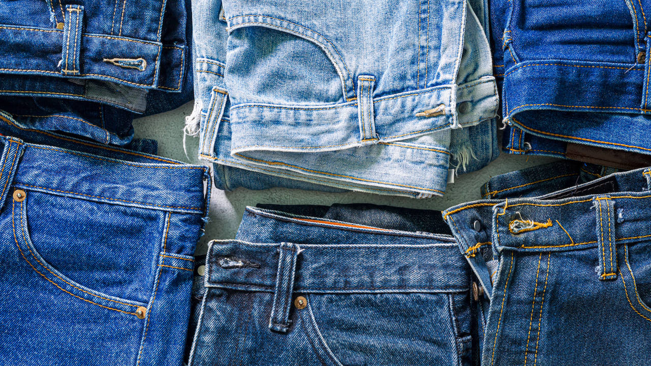 Adiós a meter los vaqueros en la lavadora: la forma soprendente de lavarlos del presidente de Levi's