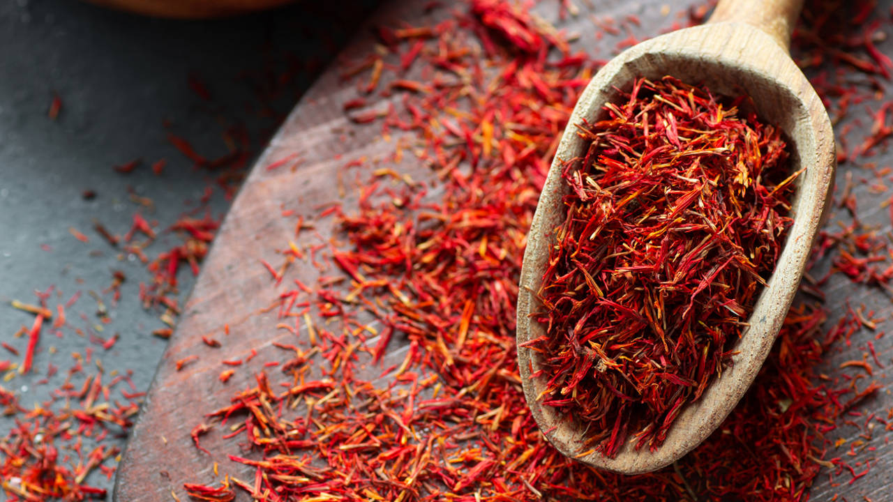 La infusión desconocida en España que aumenta la serotonina y reduce el hambre: los nutricionistas piden tomarla más en otoño