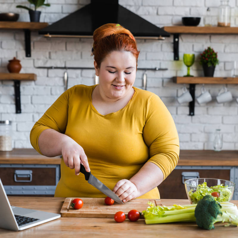 Soy nutricionista y estos son los alimentos quemagrasa que aconsejo a las  mujeres de 50 para eliminar michelines