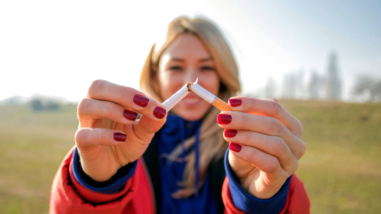 ¿Te has propuesto dejar de fumar? Estos 10 alimentos te ayudarán a superar la ansiedad