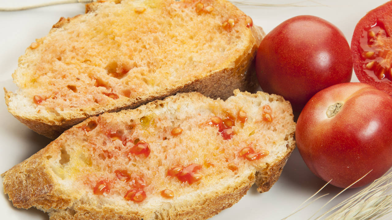 Qué ocurre si dejas de comer carbohidratos como el pan: esto es lo que dice la ciencia