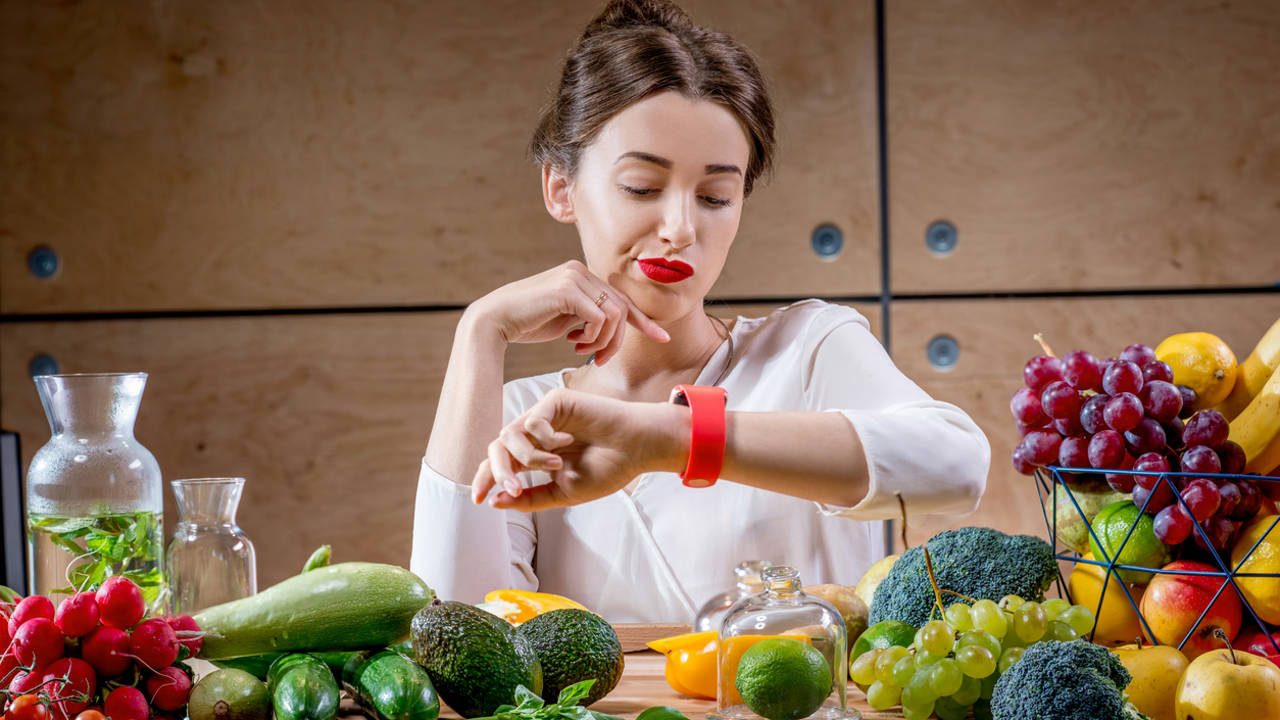 ¿A qué hora es mejor comer la fruta para evitar los efectos perjudiciales de la fructosa y que no engorde?